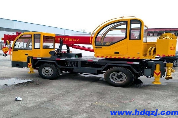 小型吊車(chē)零部件的保護(hù)及吊裝作業(yè)的安全檢查